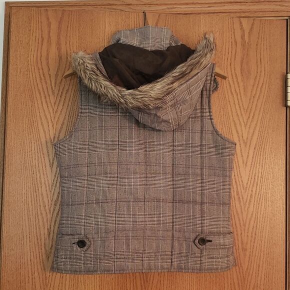 Bailey's Point Quilted Plaid Winter Vest with Faux Fur Hood Sz M (10-12) - Picture 2 of 8